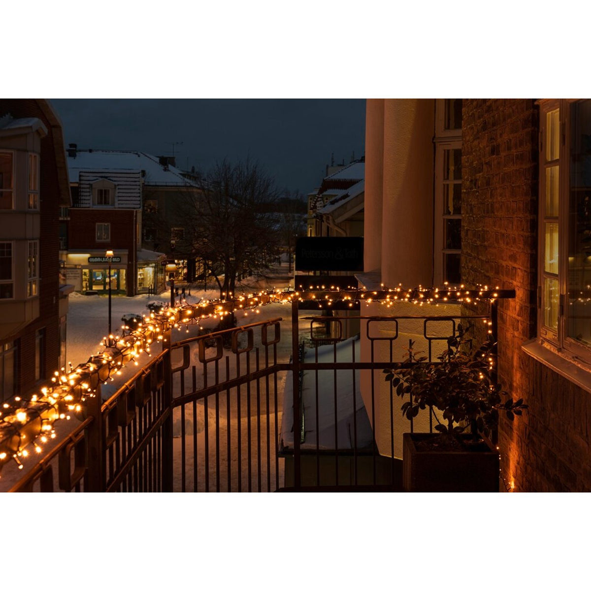 Cluster LED Svart kabel 30V/IP44 Ljusslinga Ute 13.18m, Amber
