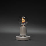 B/O Trä/vit. Amber LED Julklapp Timer 6h USB Stående Ljusdekoration Inne