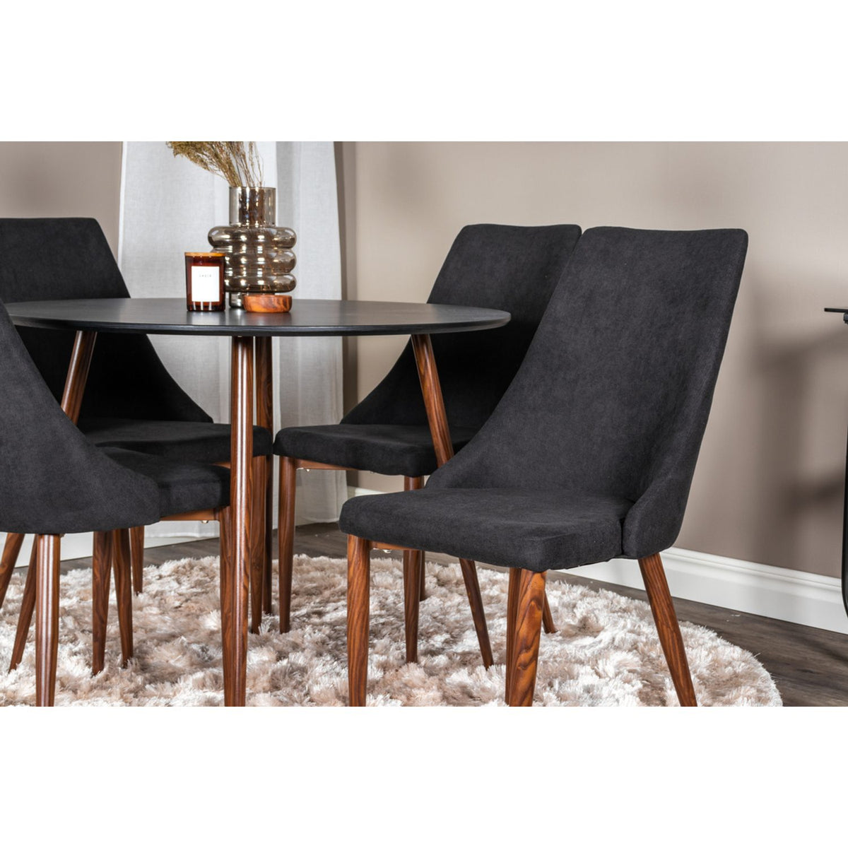 Plaza, Leone Rund matgrupp Svart