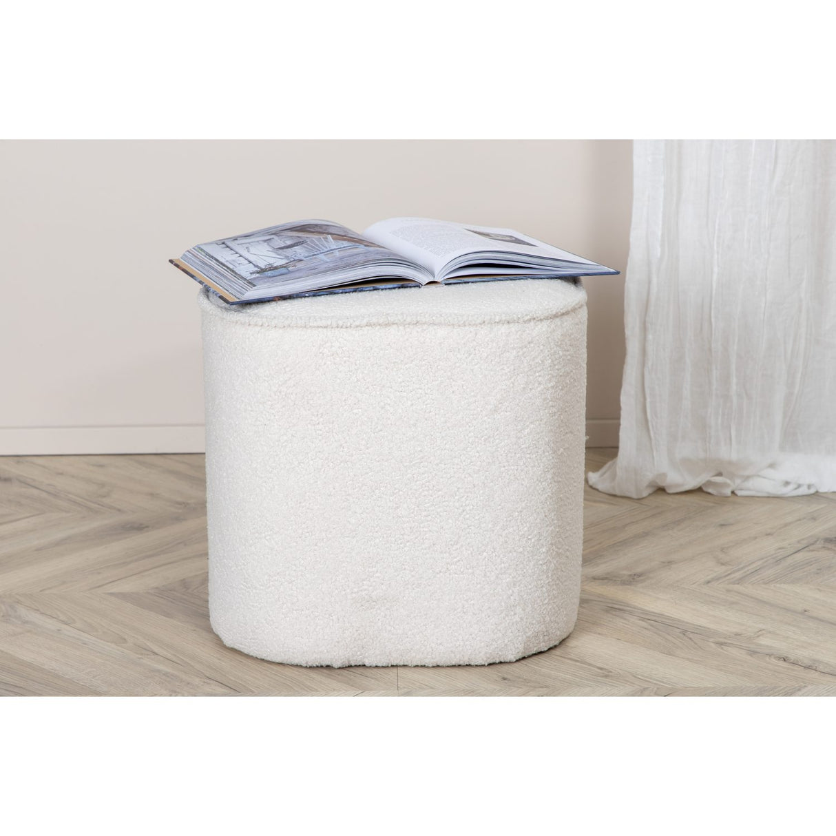 Piff Puff Vit, Polyester teddy