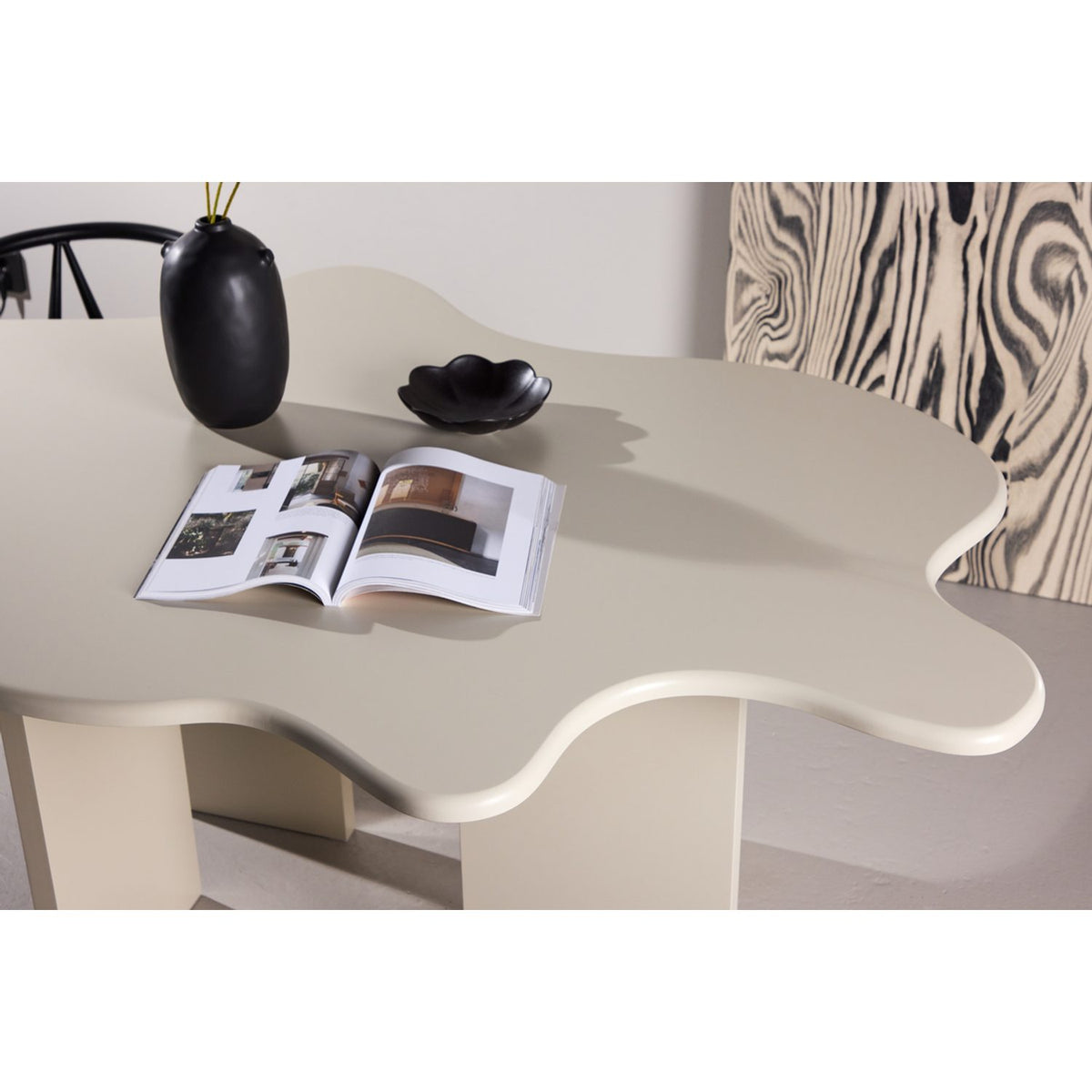 Flower Ovalt matbord Beige