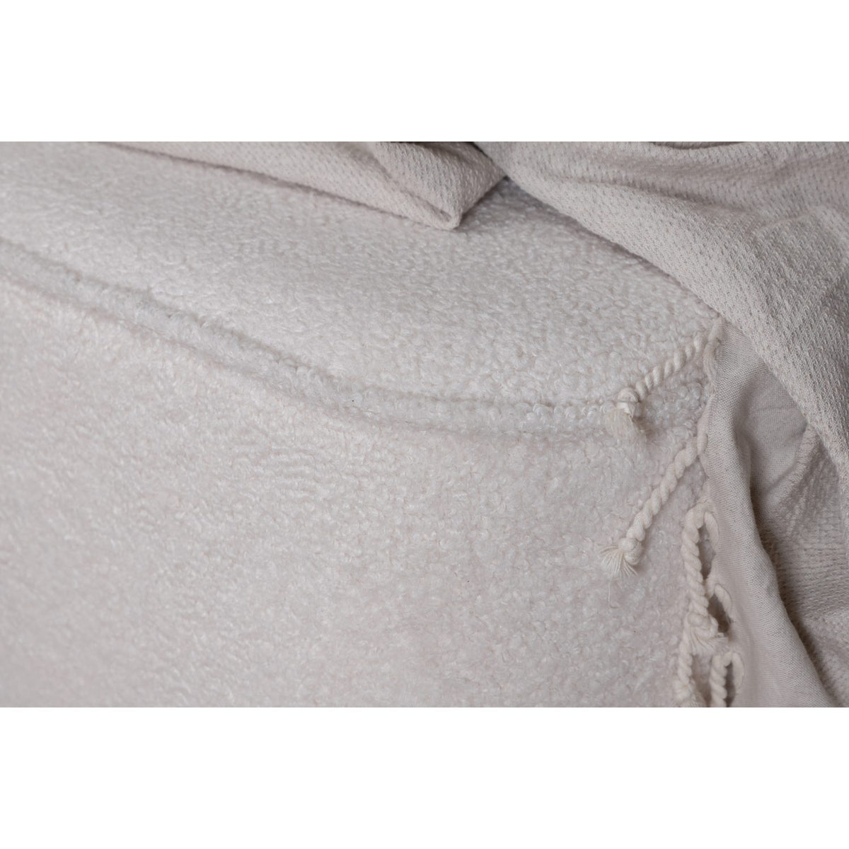 Piff Puff Vit, Polyester teddy