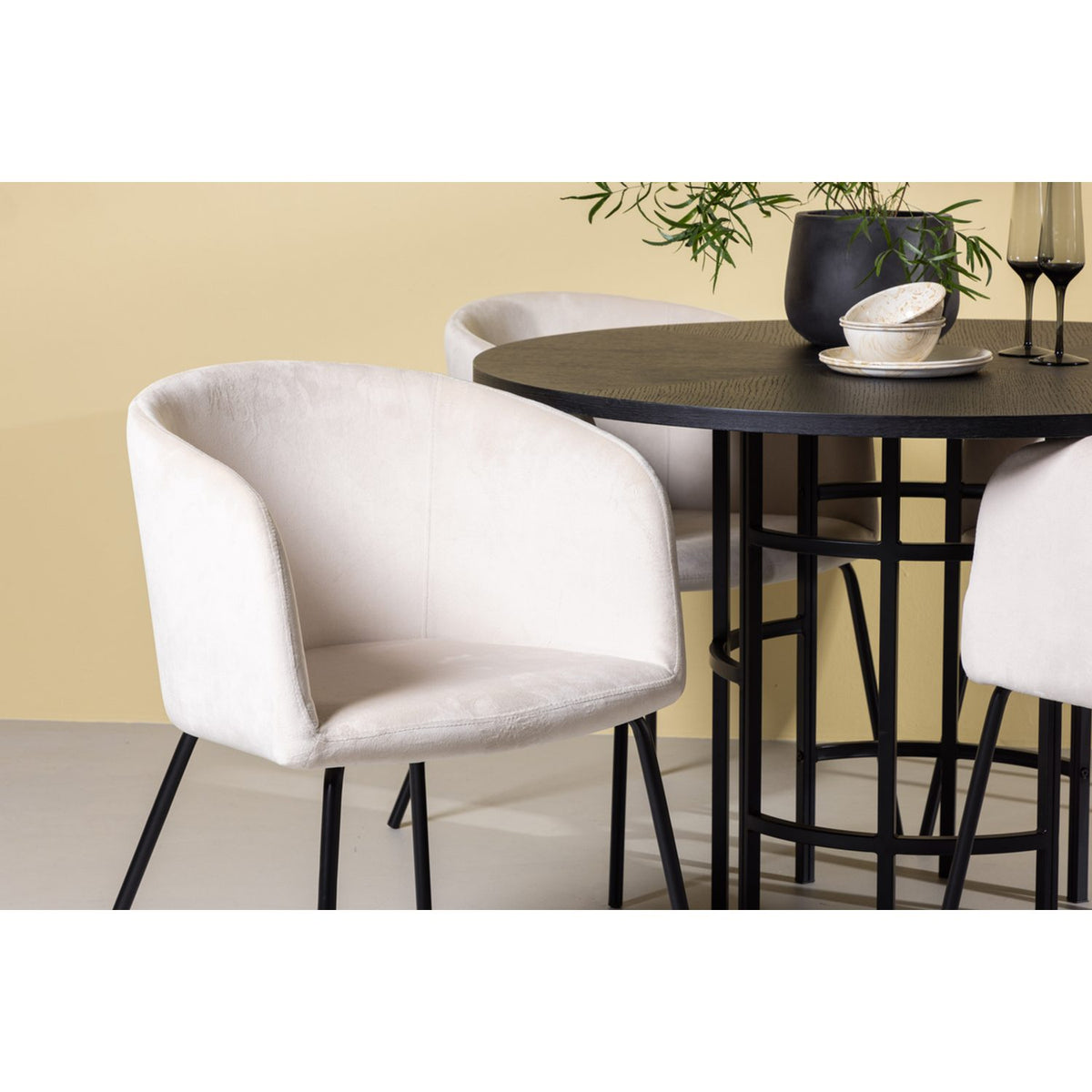 Copenhagen, Berit Rund matgrupp Beige, Svart, Svart, ⌀115