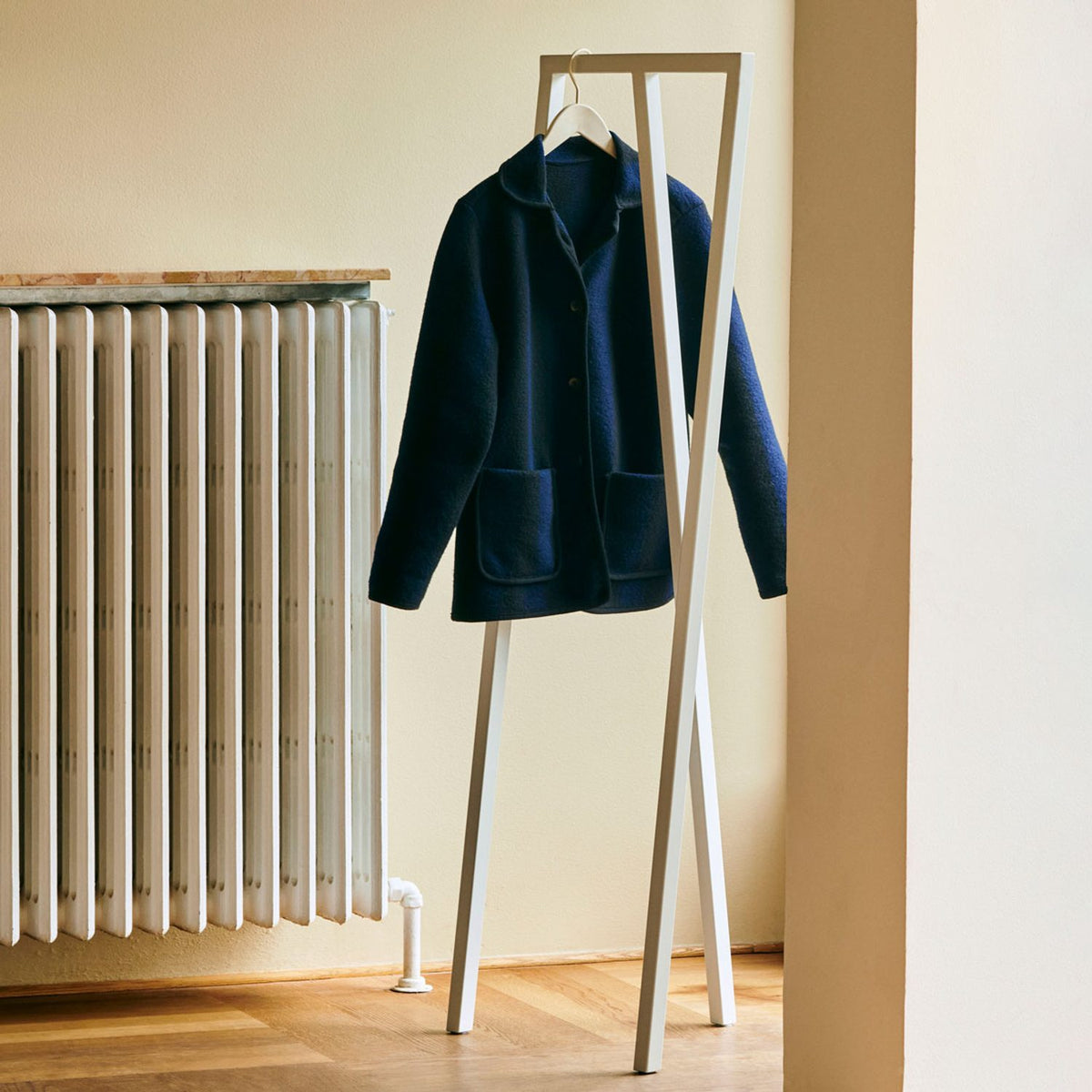 Loop Stand L45 × B39 × H150 cm Klädställning White