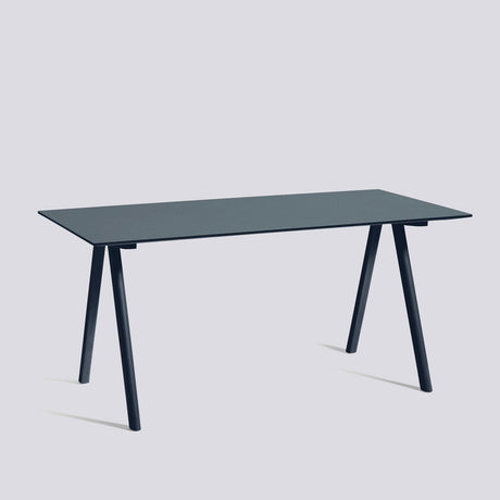 CPH 10 L160 × B80 × H74 cm Skrivbord Smokey blue – linoleum, Deep blue – massiv ek med vattenbaserad lack