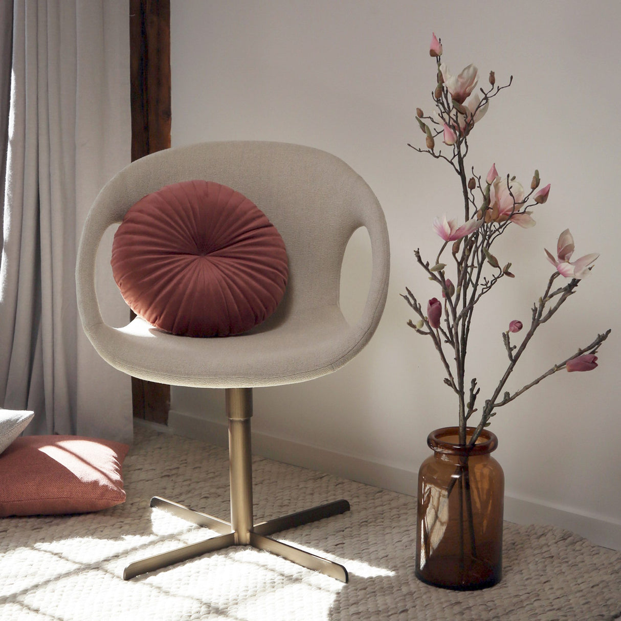 Carry Stol Bone White bouclé, Brass