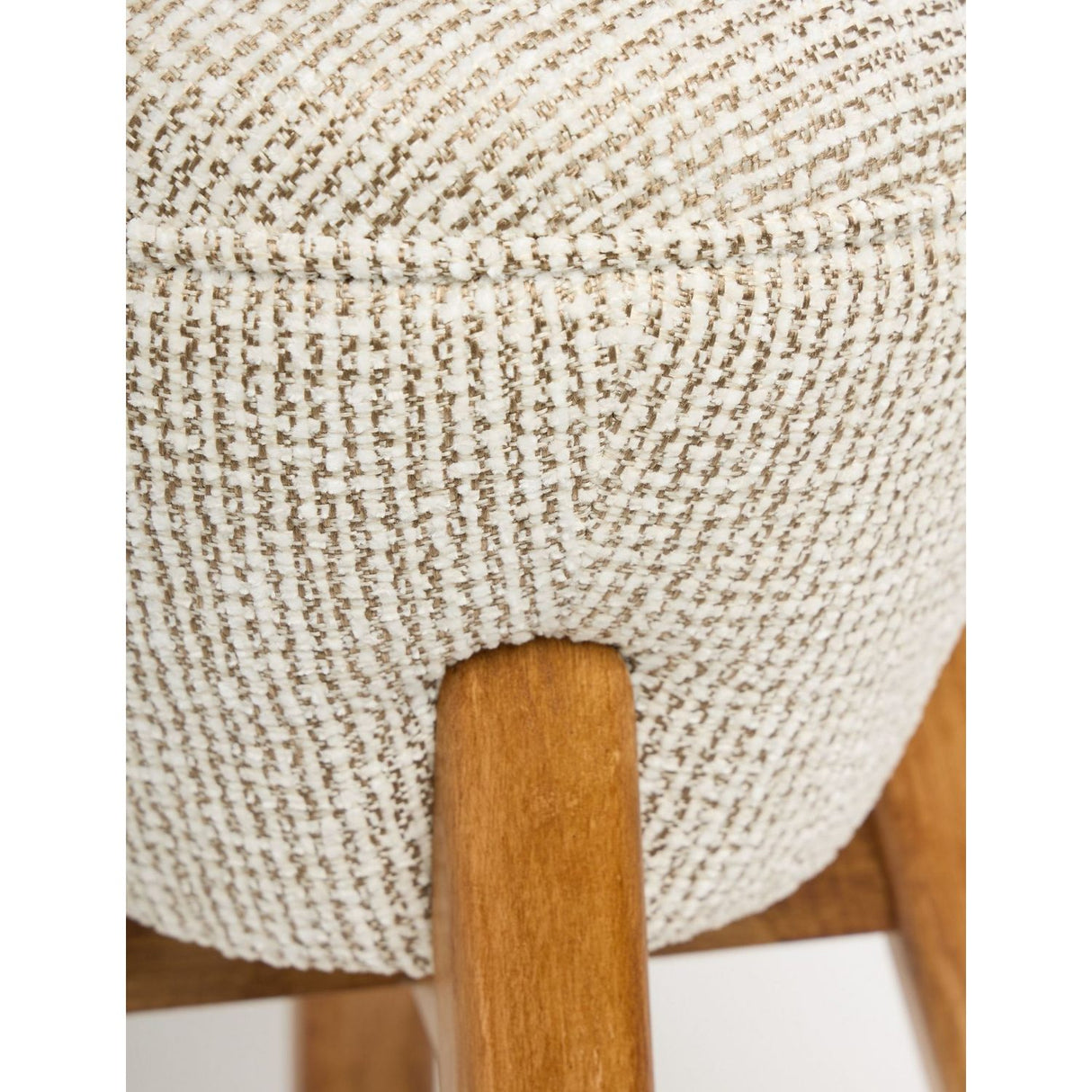 Vienna (38 x 48 x 38 cm) Cream / Walnut Sittpuff