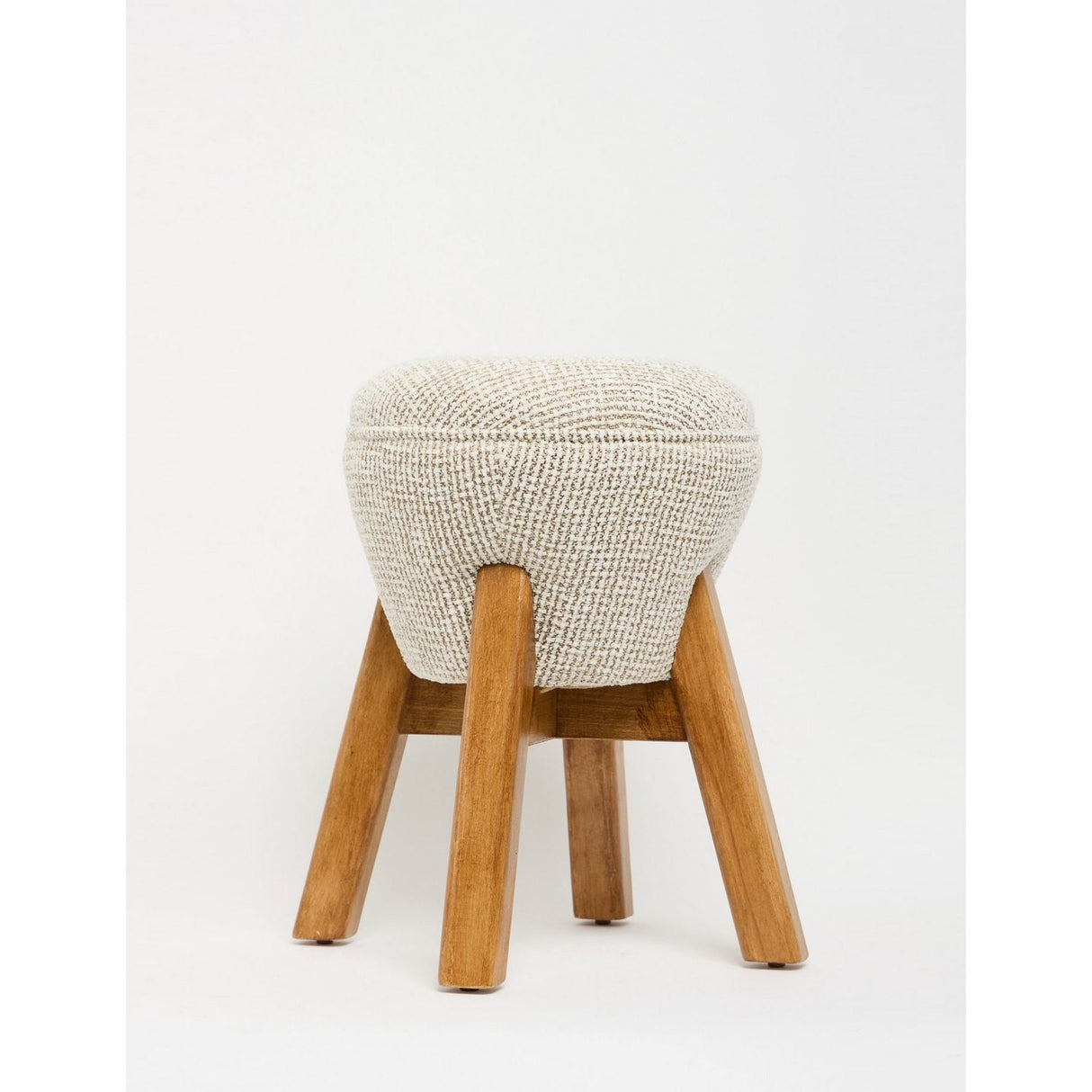 Vienna (38 x 48 x 38 cm) Cream / Walnut Sittpuff