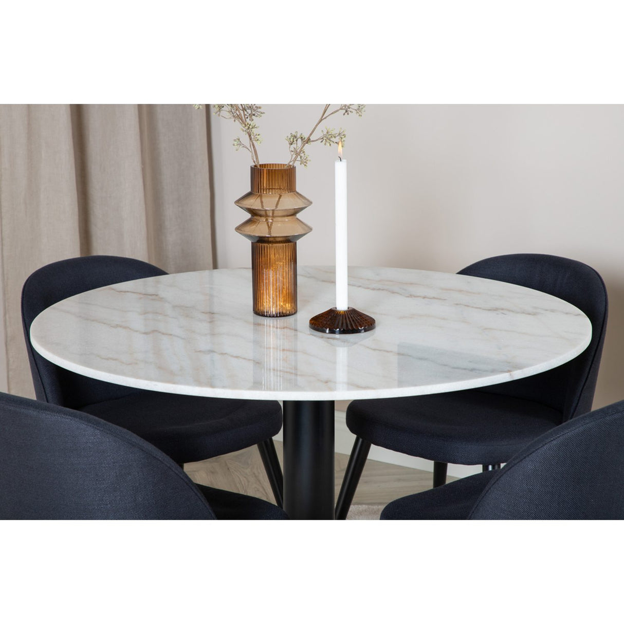 Estelle, Velvet Rund matgrupp