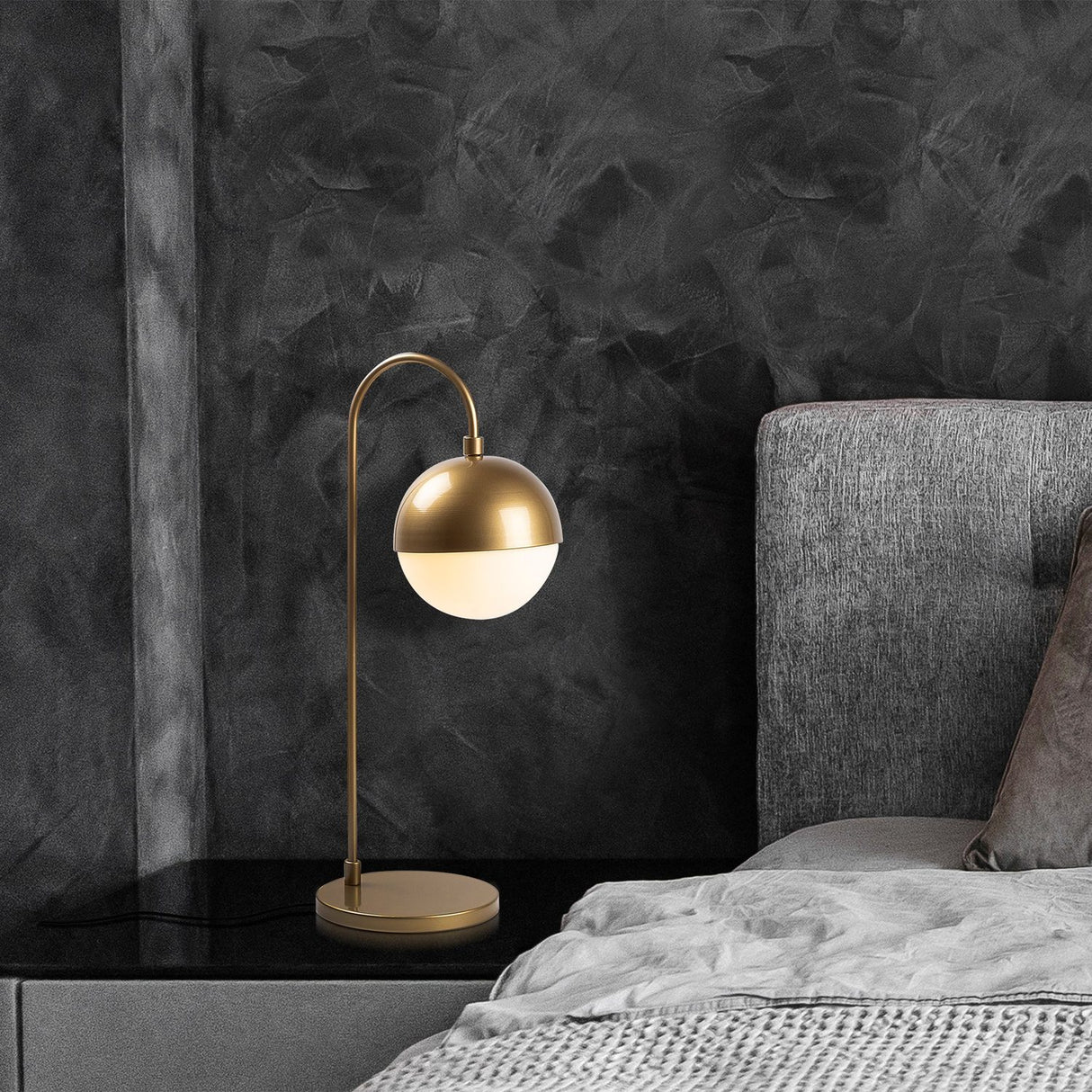 Hilda Gold Bordslampa