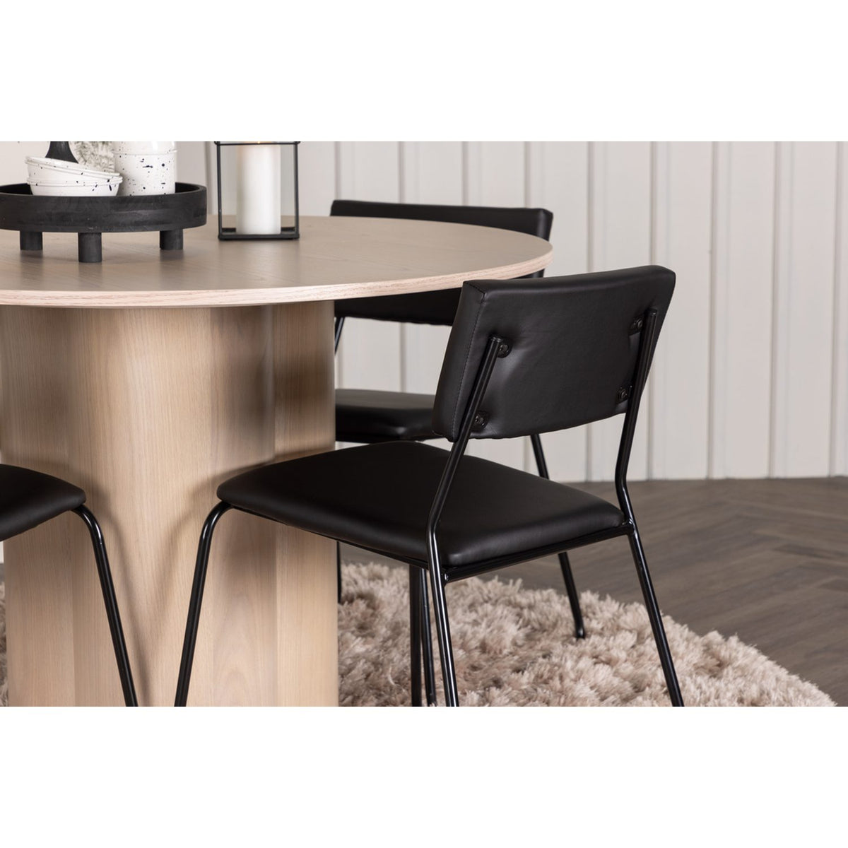 Olivia, Kenth Rund matgrupp Svart, Vitputsad, 4st