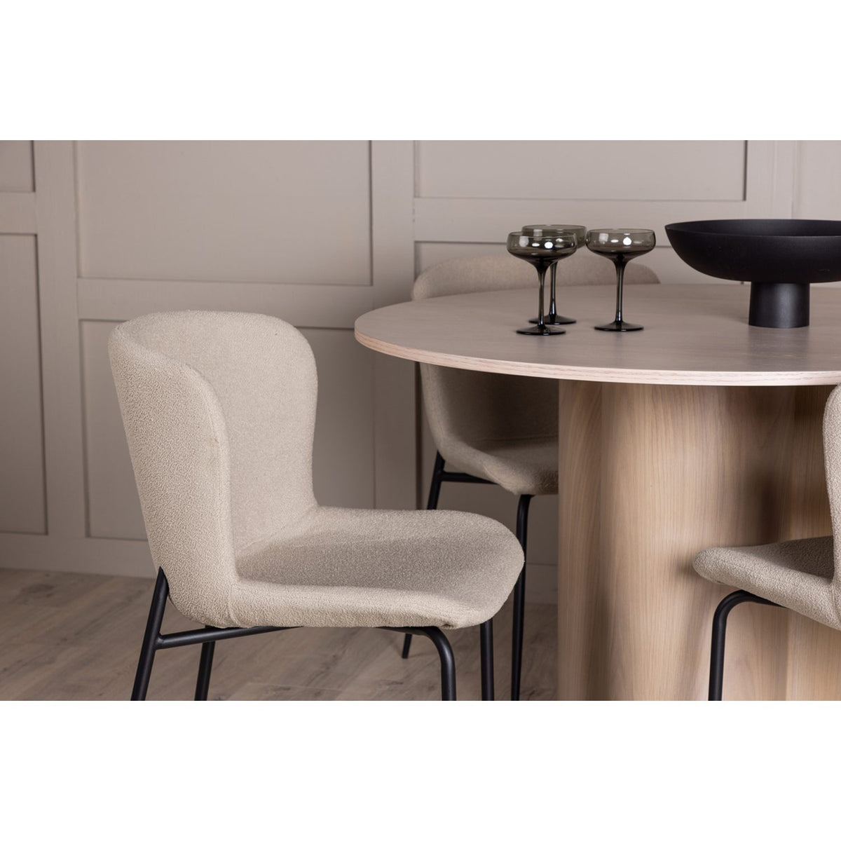 Olivia, Modesto Rund matgrupp