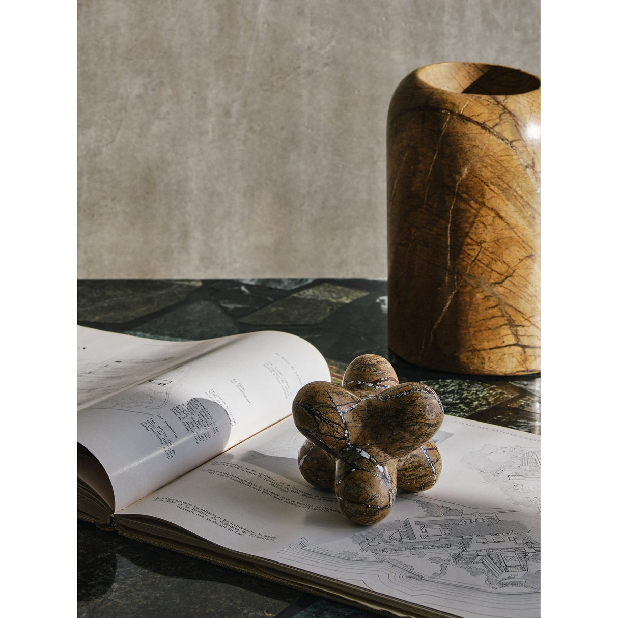 Jack Skulptur Forest Brown Marble