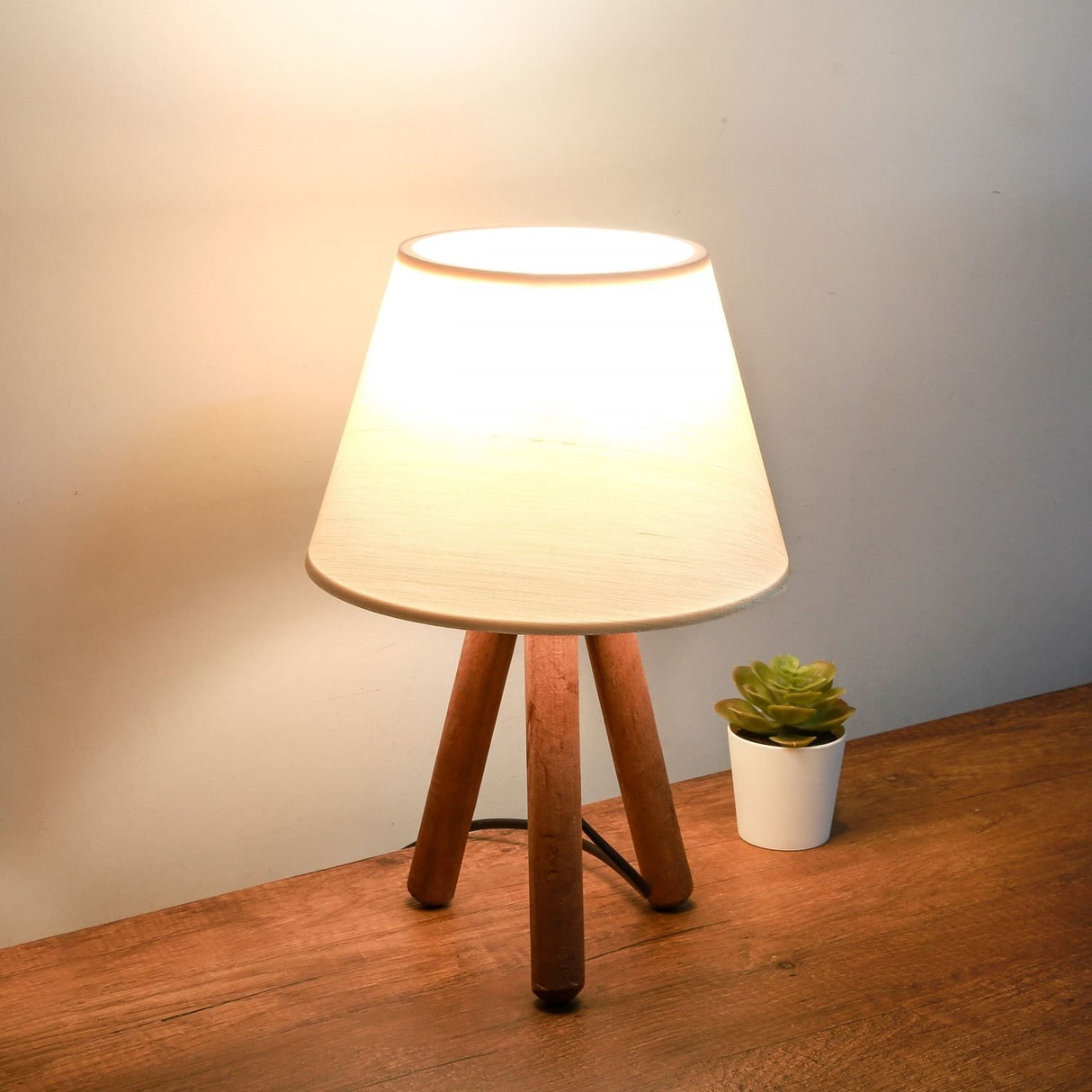 Oslo (22 x 14 cm) Kräm Bordslampa