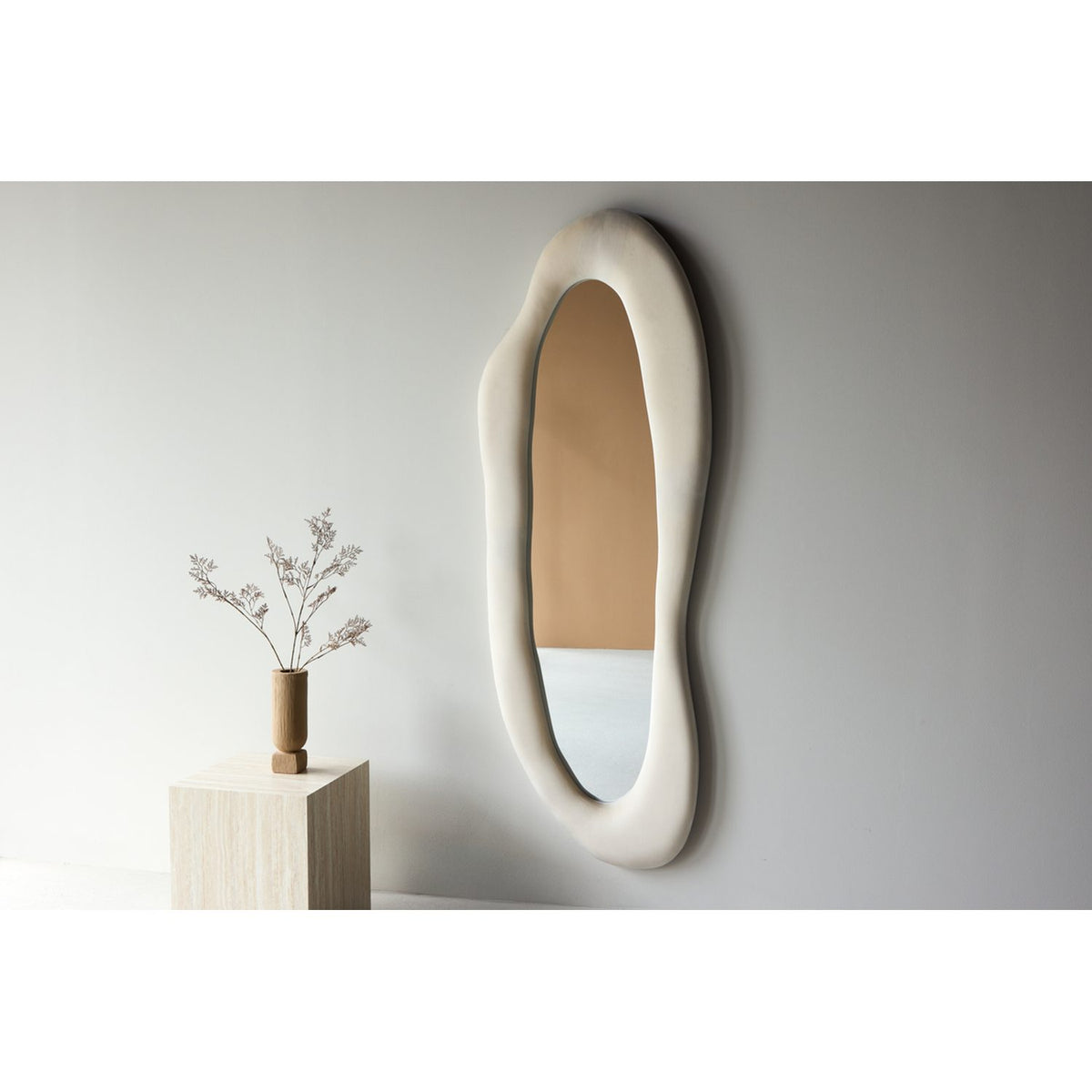 Louiseville Stor spegel Beige