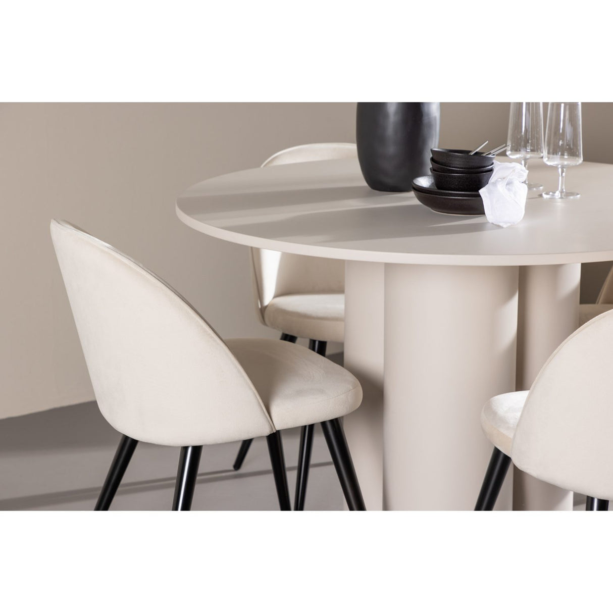Olivia, Velvet Rund matgrupp