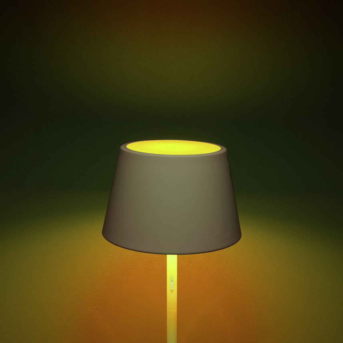 Pomezia USB Golvlampa Ute/Inne Vit