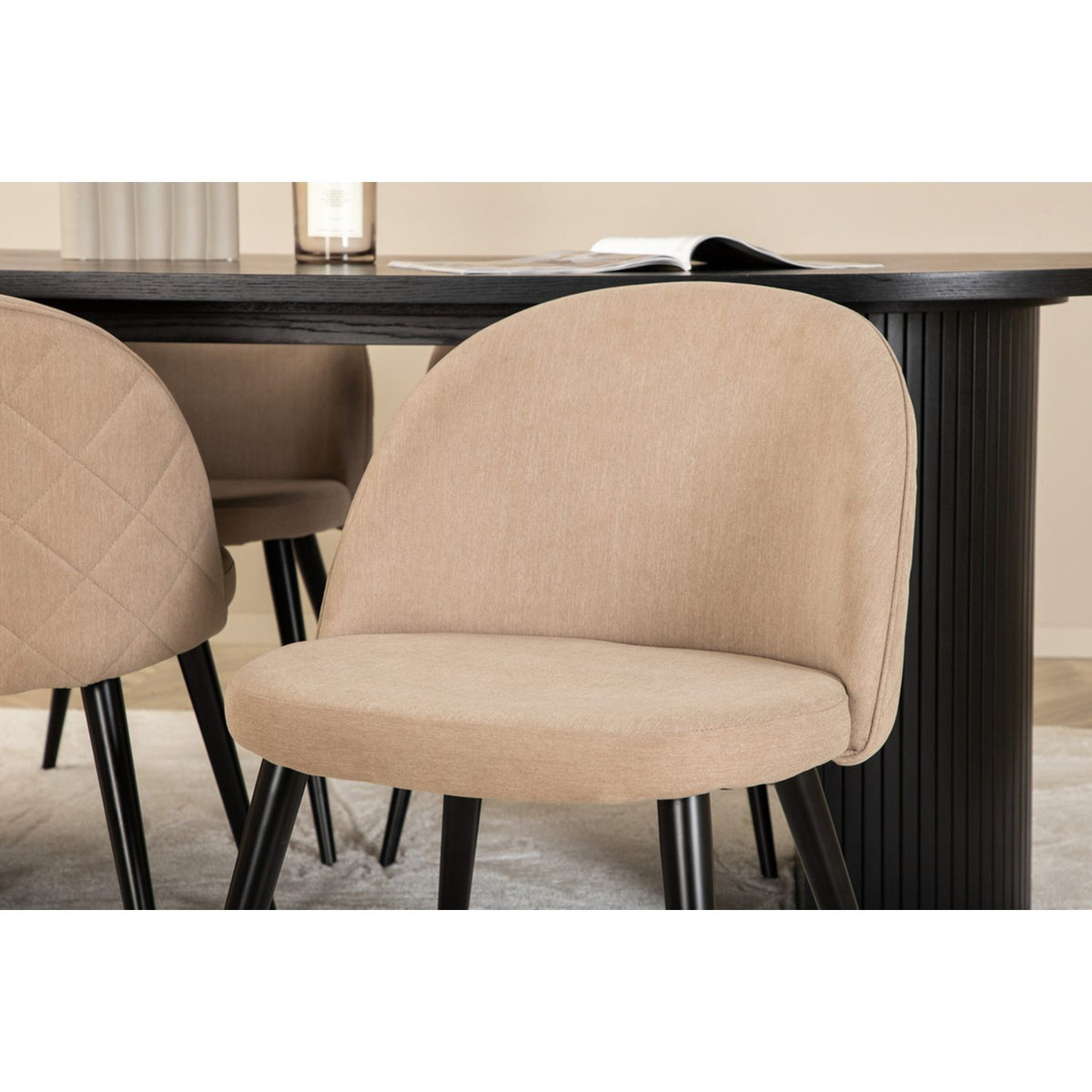 Bianca, Velvet Oval matgrupp Beige, Svart, 4st