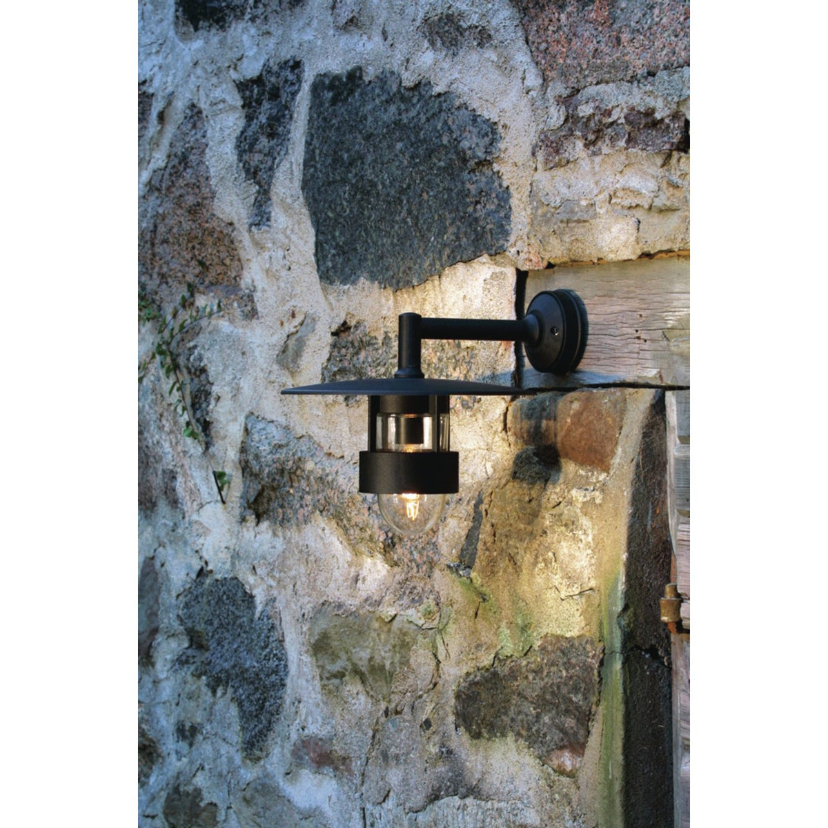 Freja E27 Mattsvart 34 cm Vägglampa Ute