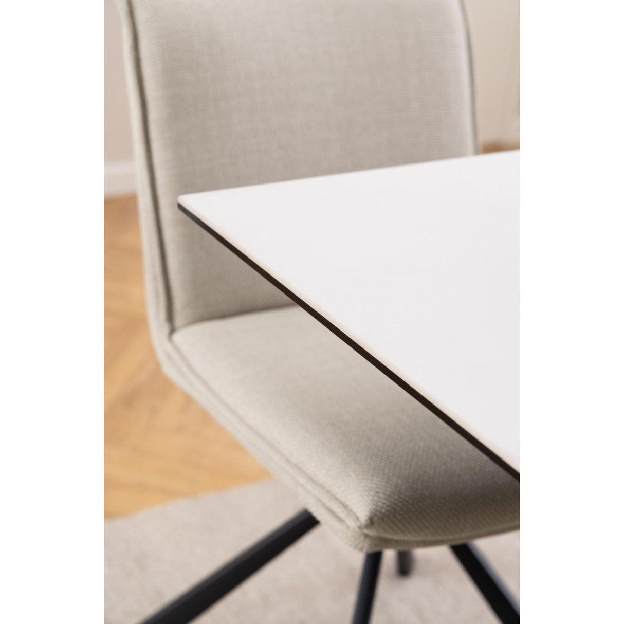 Verdun Matbord 75x135x80 cm Vitt Akranes