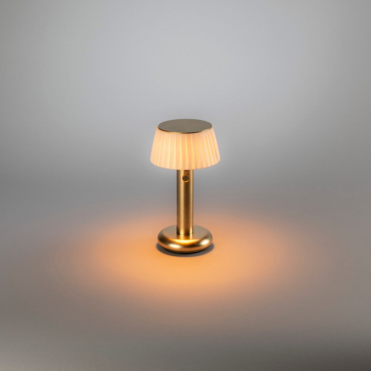 Grasse bordslampa USB Bordslampa Ute/Inne Mässing