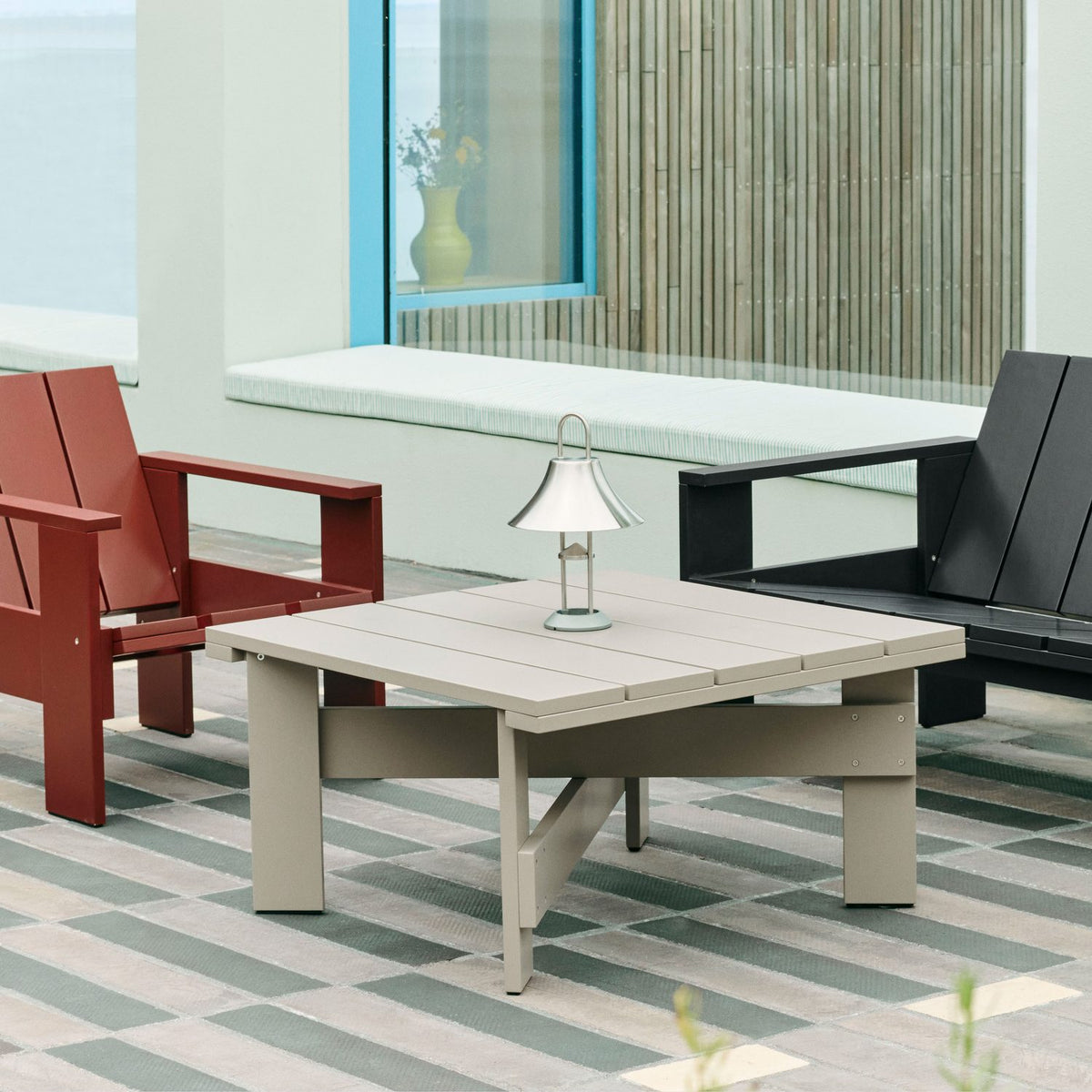Crate L75,5 × B75,5 × H40 cm Soffbord London fog – massiv furu med vattenbaserad lack