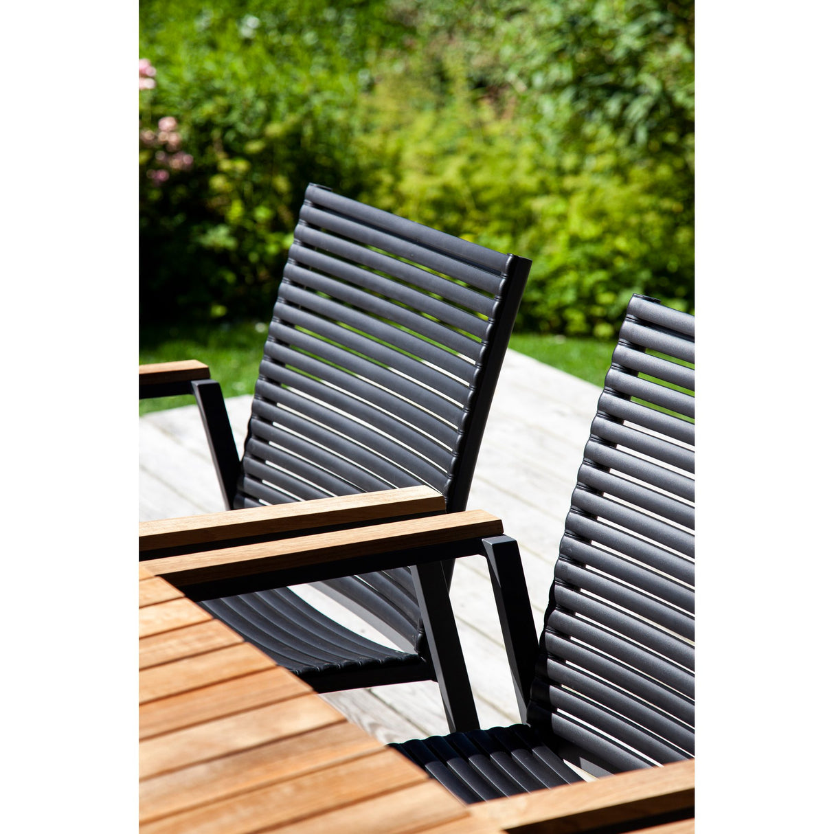 Mood Extreme Trädgårdsstol i Teak och Antracit Aluminium Smala lameller
