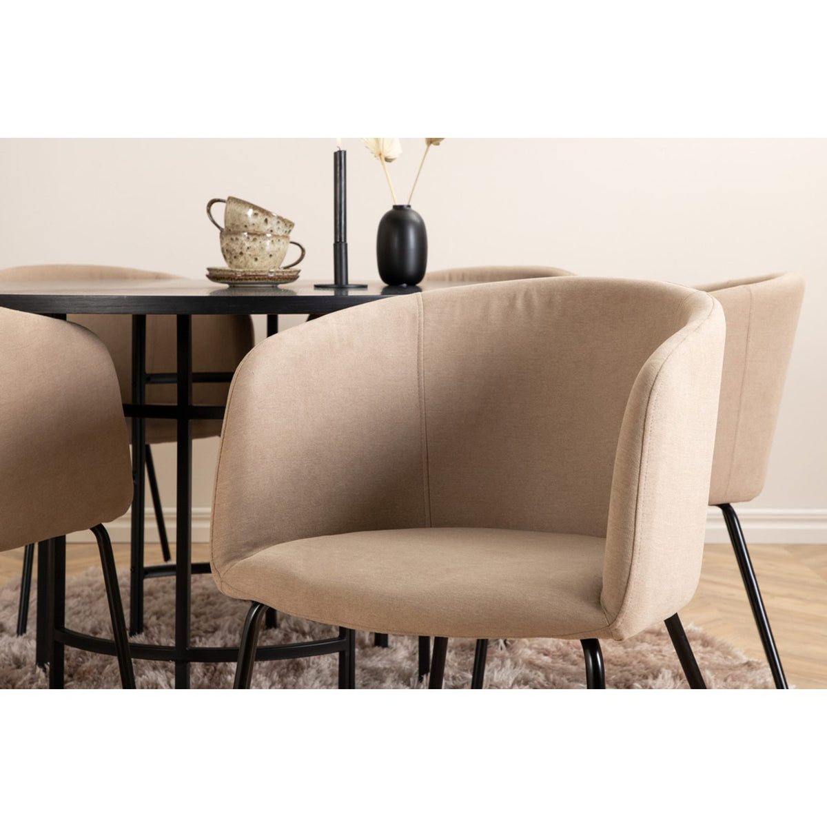 Copenhagen, Berit Rund matgrupp Beige, Svart, Svart, ⌀140