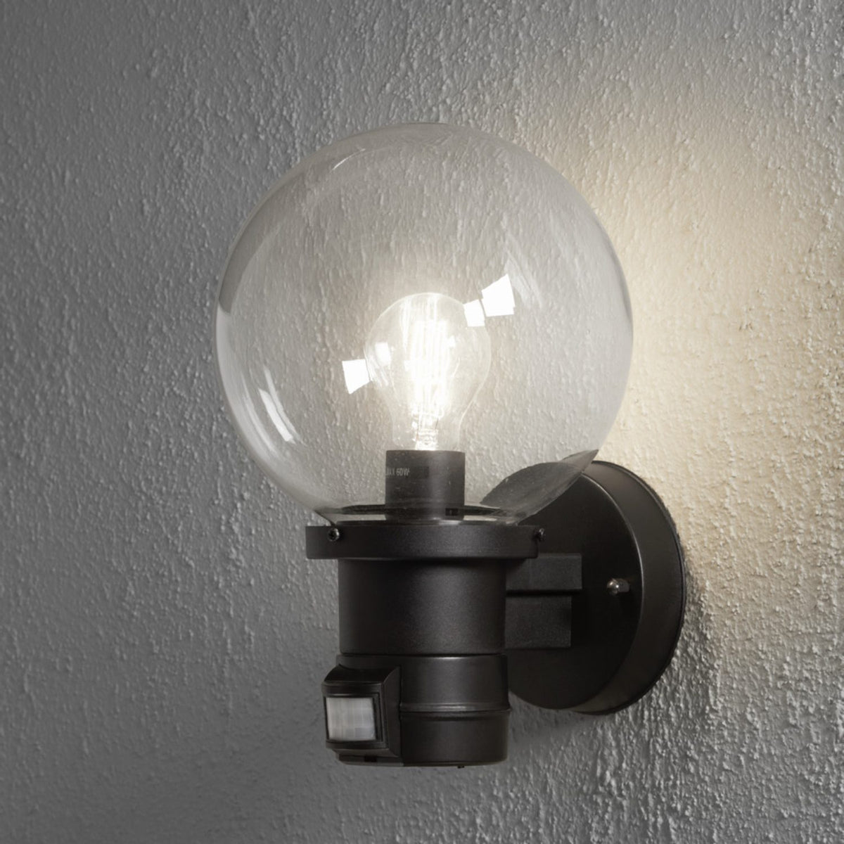 Nemi E27 Upp PIR Rörelsevakt Vägglampa Ute Svart