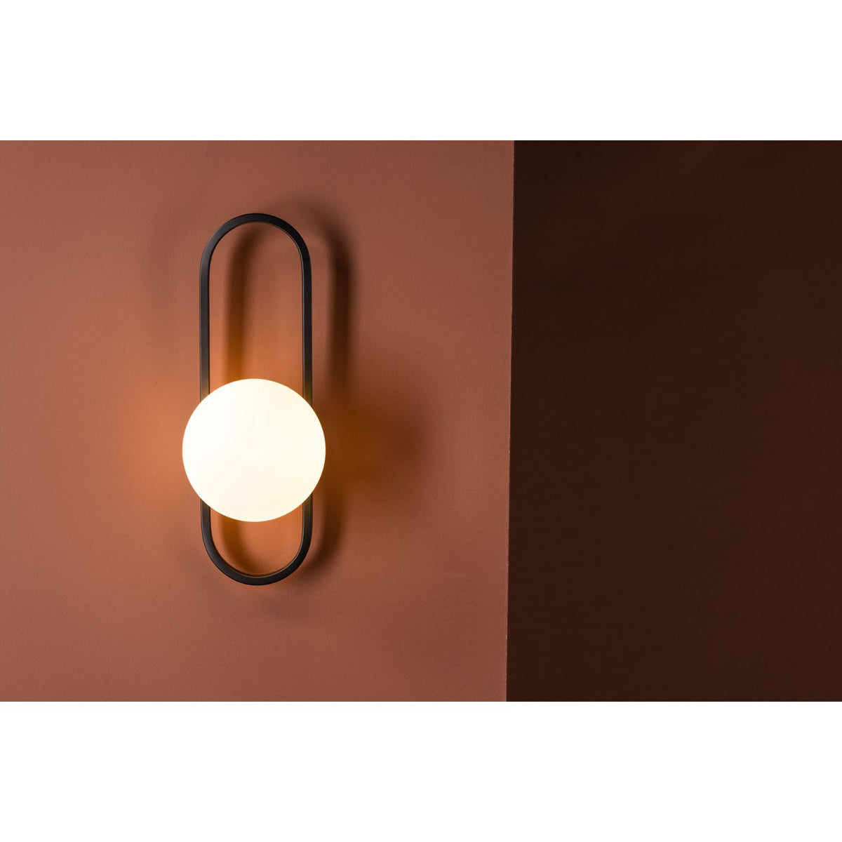 Alpes Vägglampa Svart