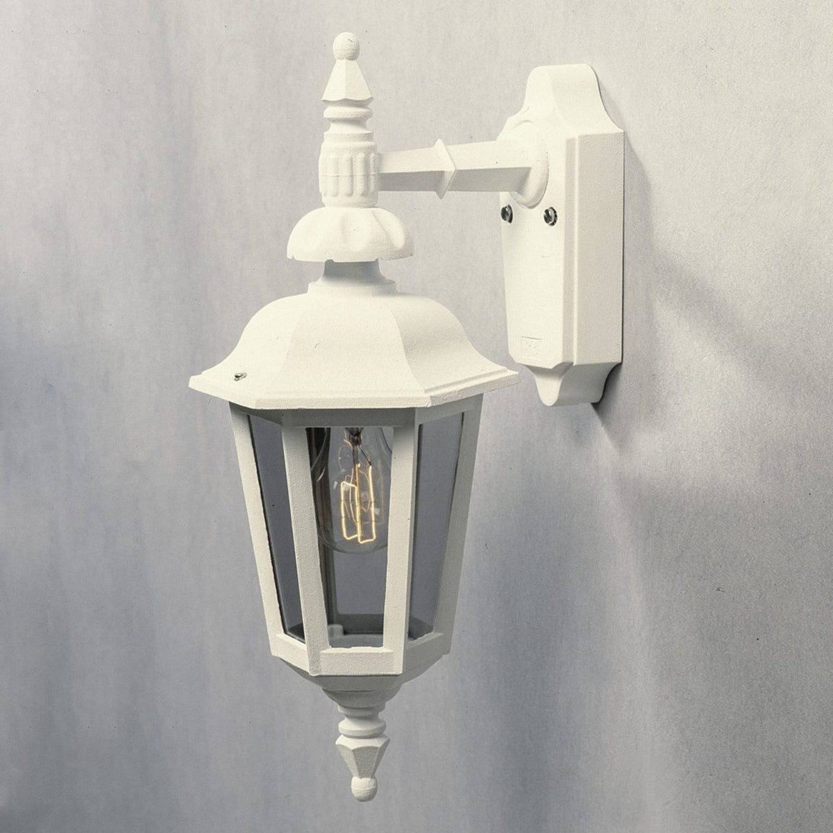 Pallas E27 Liten Vägglampa Ute Ned, Mattvit