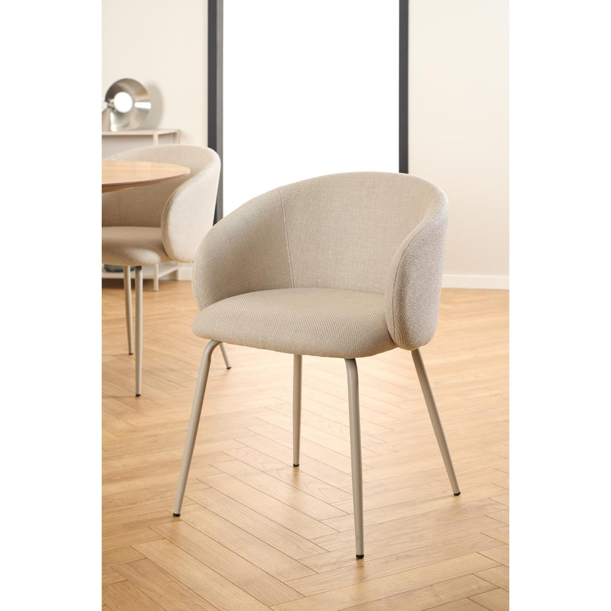 Chaumont Matstol med Armstöd Basel tyg Beige/Grå