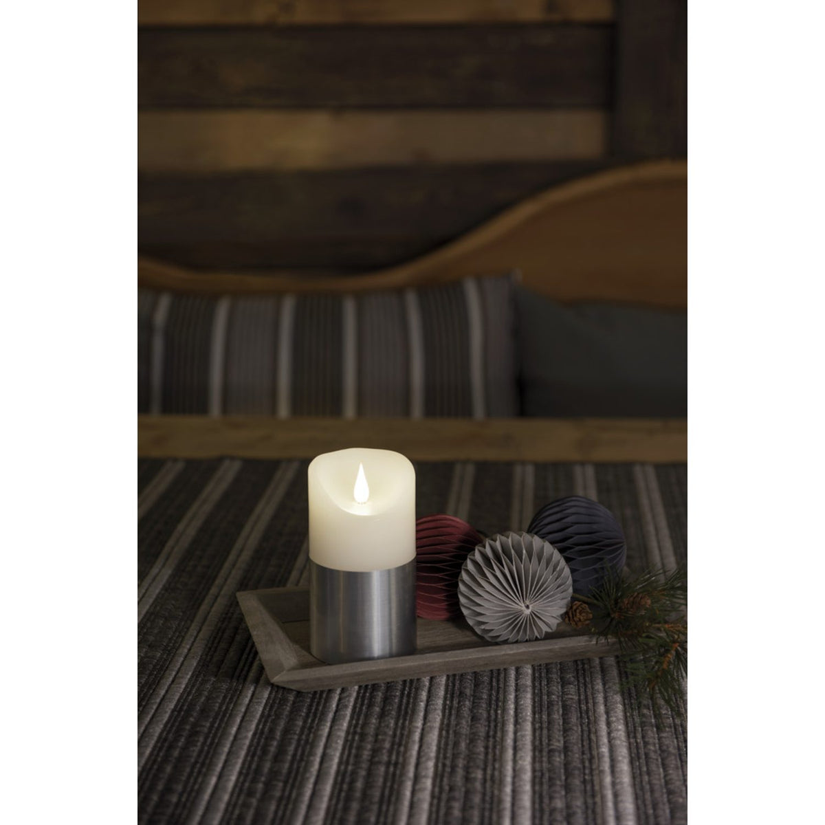 Vaxljus vitt med folie LED timer 4/8h 2xC Dekorationsljus El 7,5x13,5cm, Silver