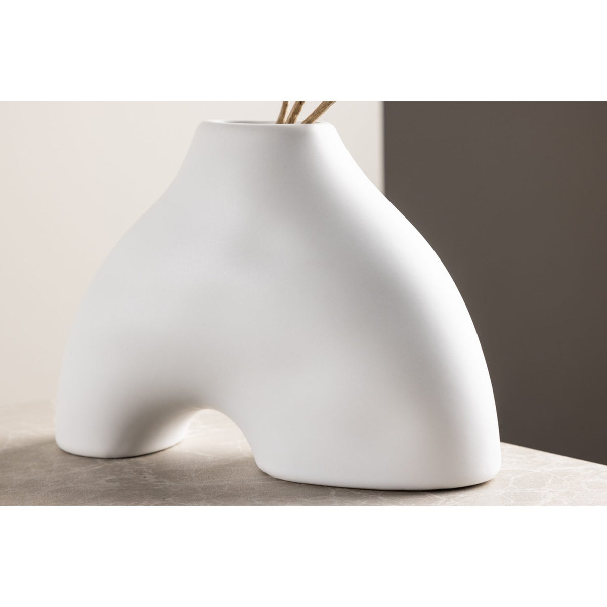 Kento Vas White, 15 x 21 x 8