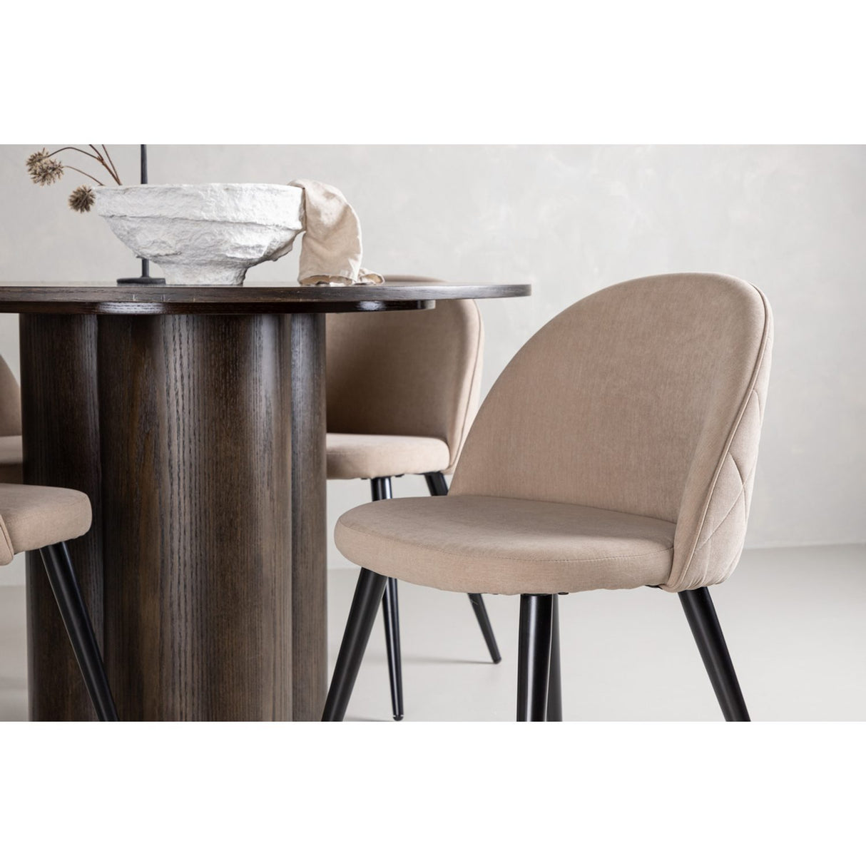 Olivia, Velvet Rund matgrupp Beige, Svart, Mocka, ⌀110