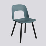 Layout 121 Stol Biscotti, massiv ek med vattenbaserad lack