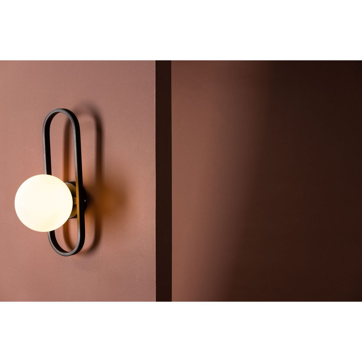 Alpes Vägglampa Svart