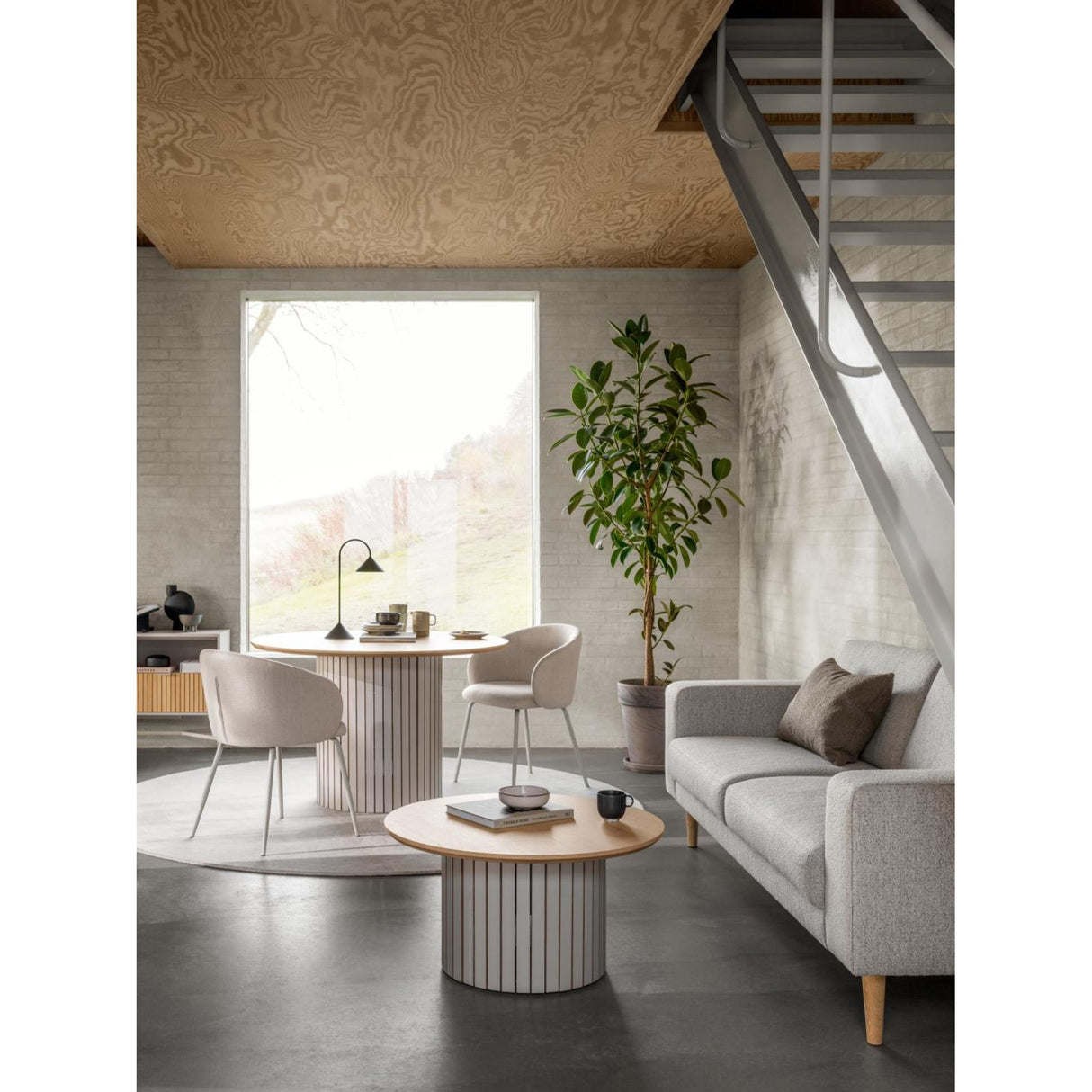 Chaumont Matstol med Armstöd Basel tyg Beige/Grå