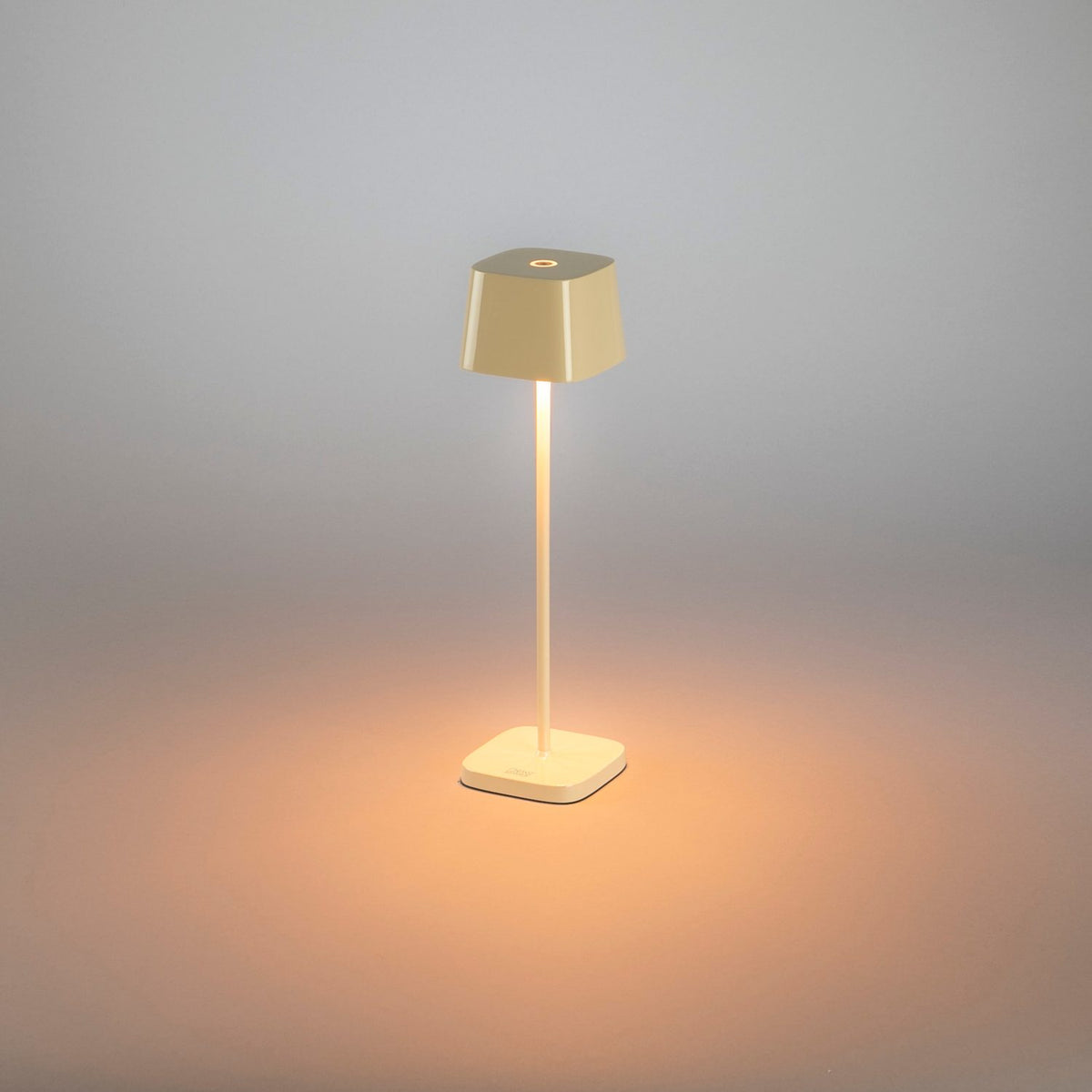 Capri mini bordslampa USB Bordslampa Ute/Inne Gräddvit