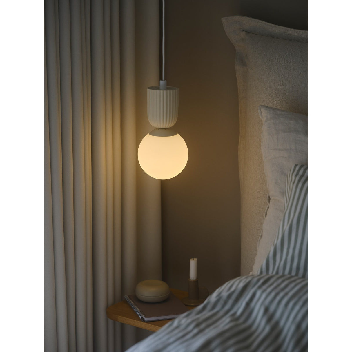 Sadie Taklampa Beige