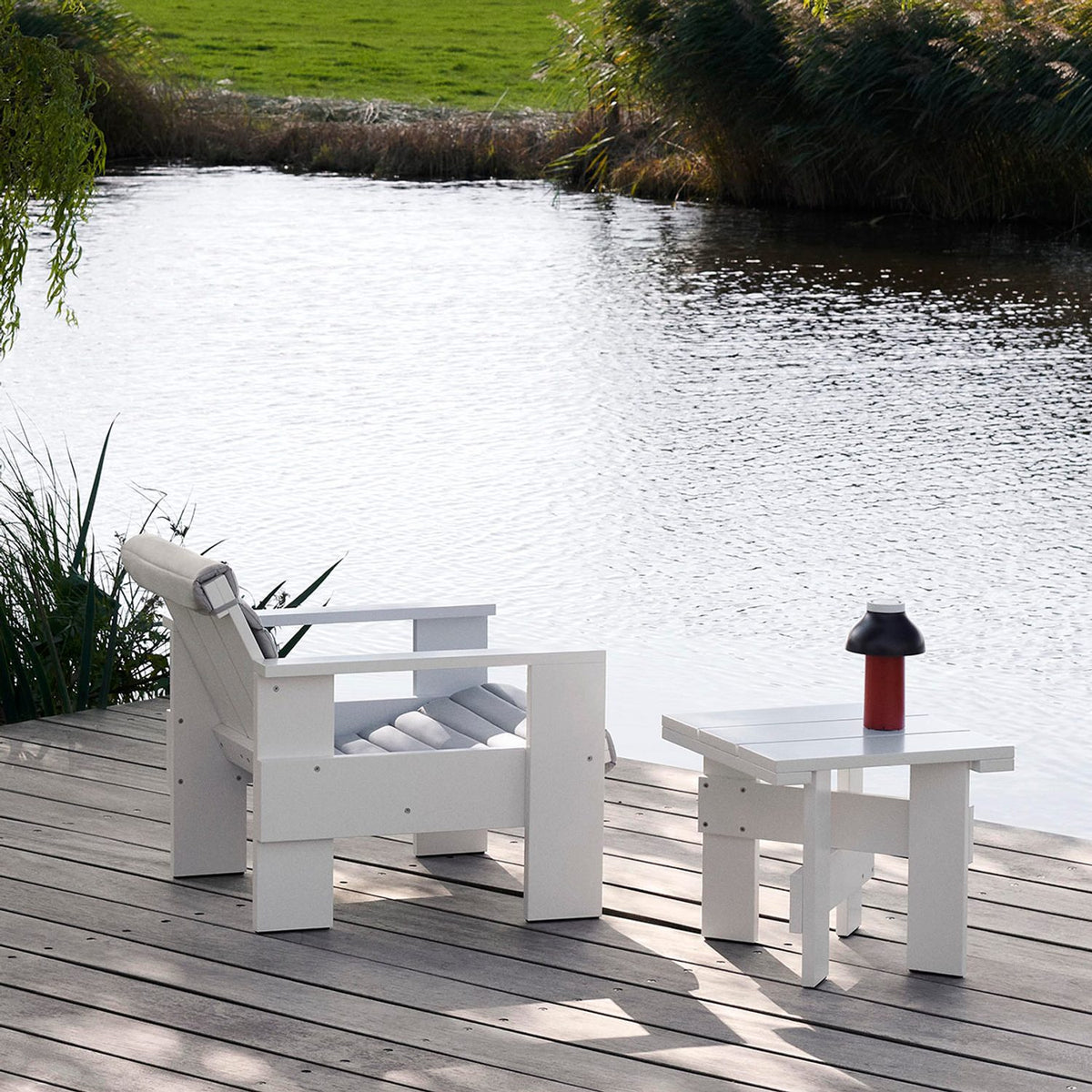 Crate L75,5 × B75,5 × H40 cm Soffbord Black – massiv furu med vattenbaserad lack